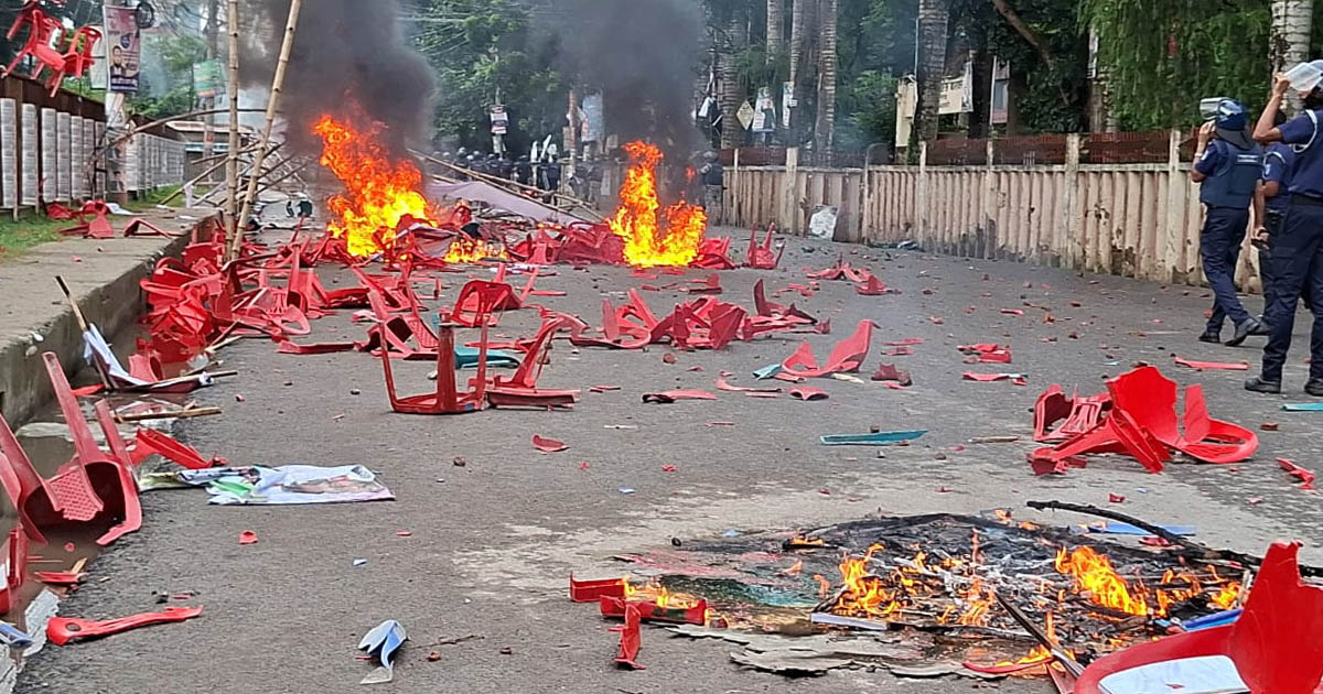গোপালগঞ্জে এনসিপির সমাবেশে হামলা, সংঘর্ষে ৪ নিহত, জারি হলো কারফিউ
