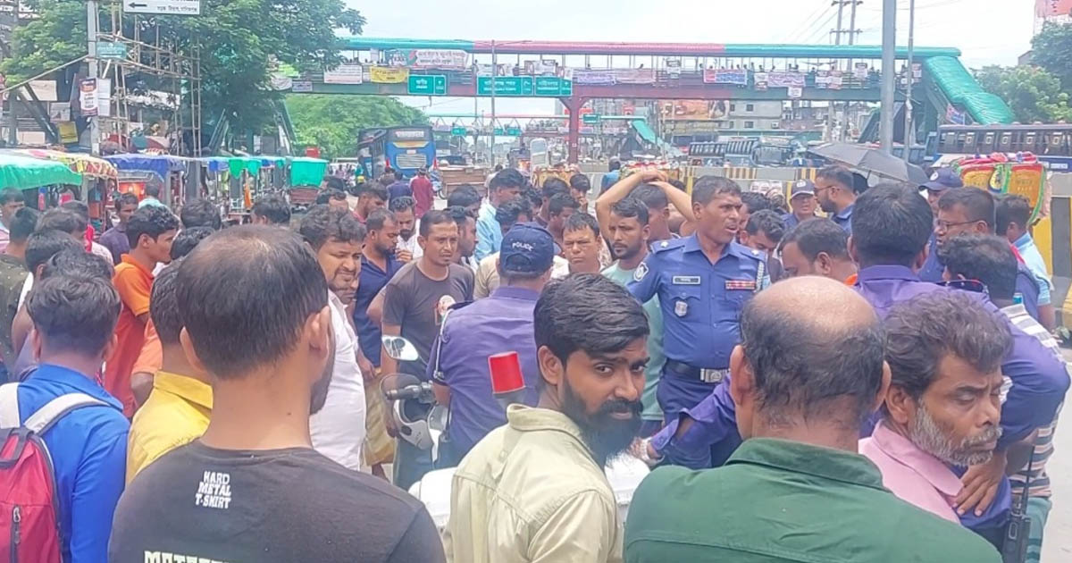 মানিকগঞ্জে অবৈধ সিএনজি স্ট্যান্ড সরিয়ে উত্তেজনা, চার শ্রমিক আটক